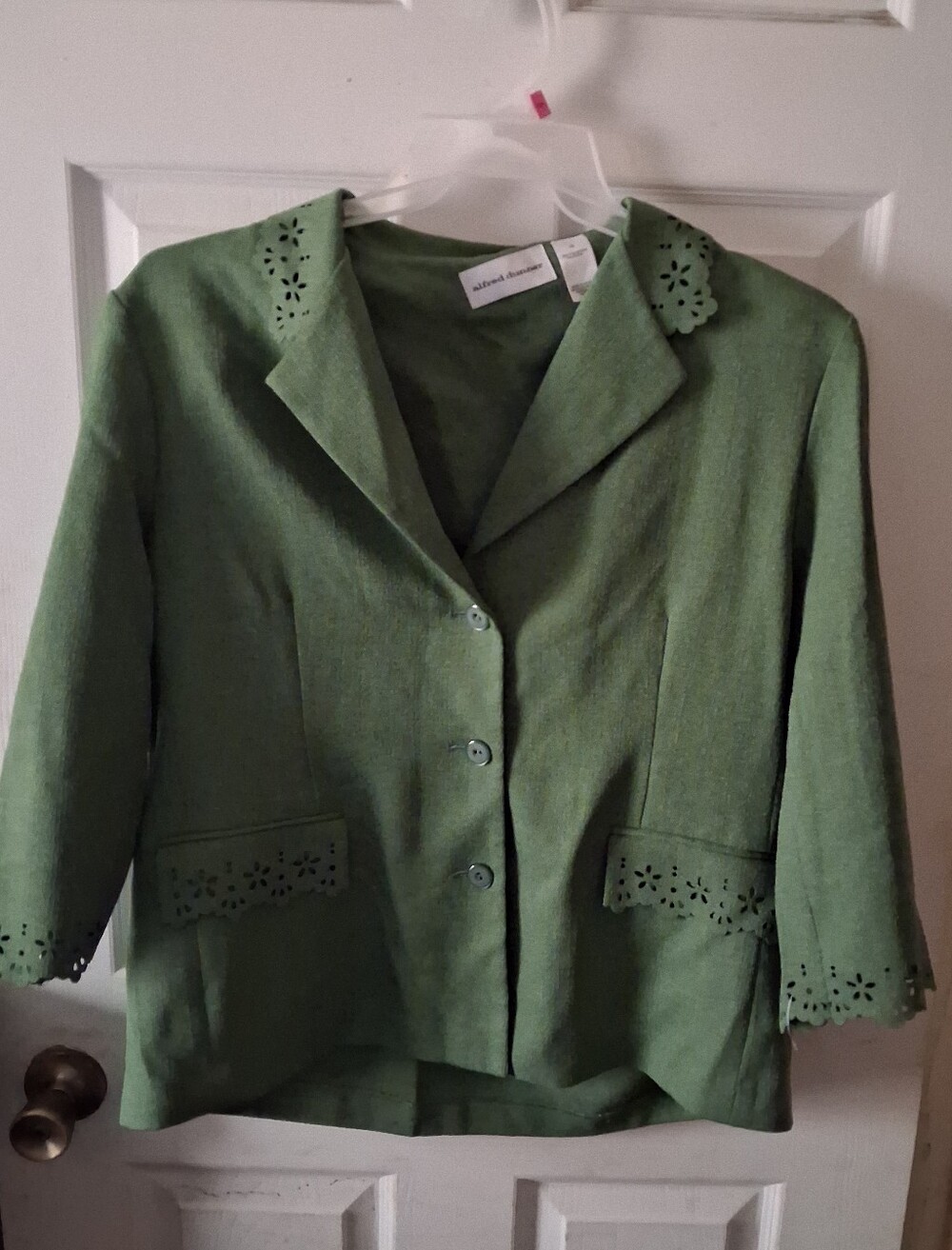 Alfred Dunner - Women's Green/Sage Lightweight 100%Polyester Blazer. Size 16